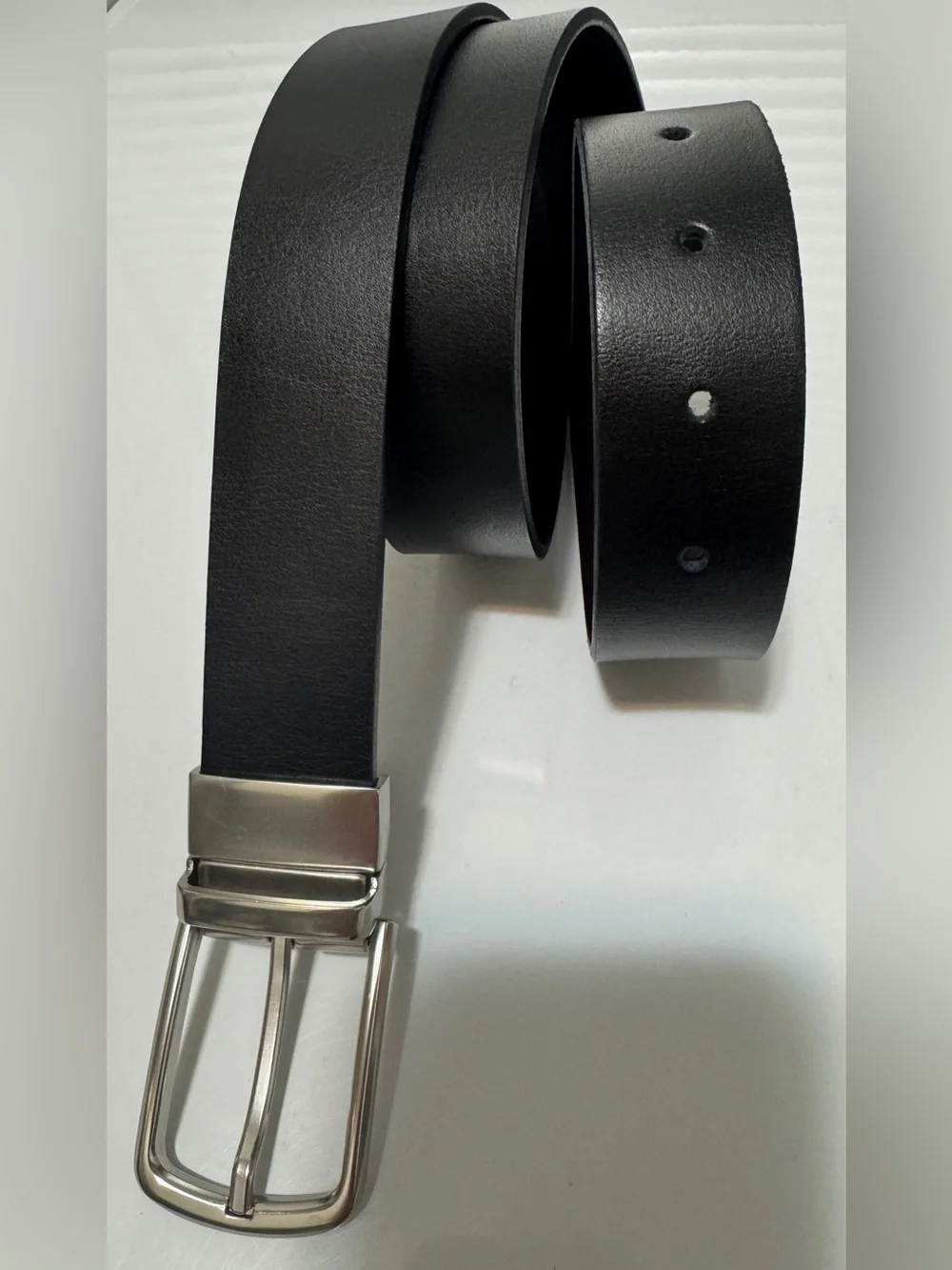 Zara Men‘s Reversible Black/Brown Leather Belt. Size M (36).  Like New.